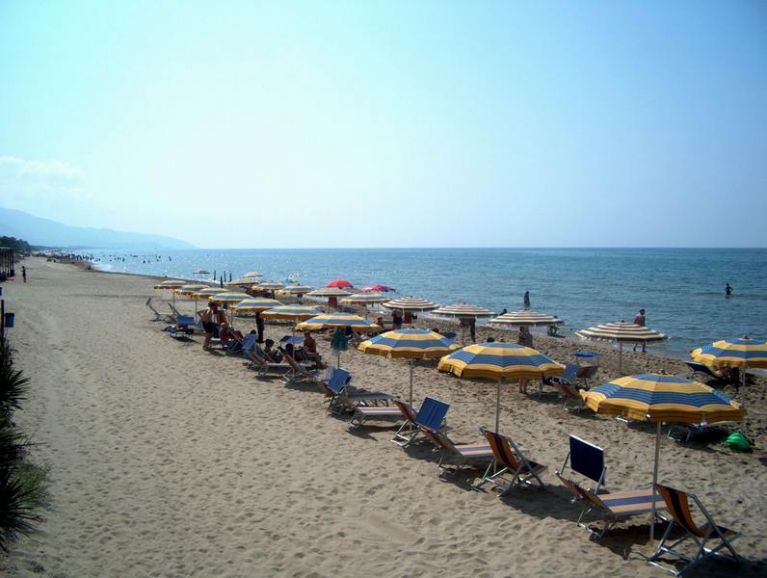 la spiaggia e il mare